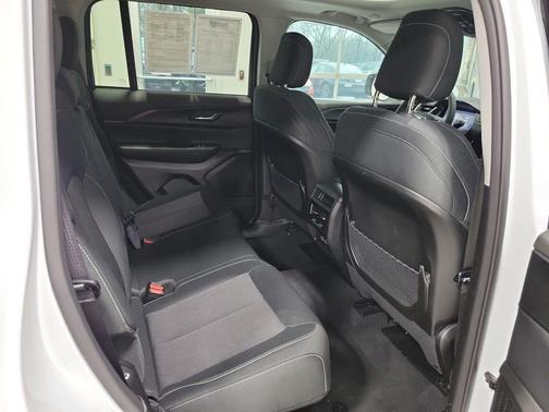 2024 Jeep Grand Cherokee Laredo X