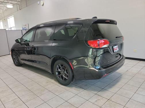2019 Chrysler Pacifica Touring-L