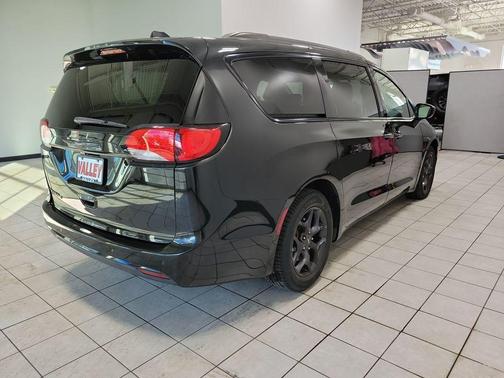 2019 Chrysler Pacifica Touring-L