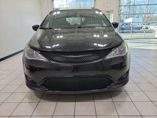 2019 Chrysler Pacifica Touring-L