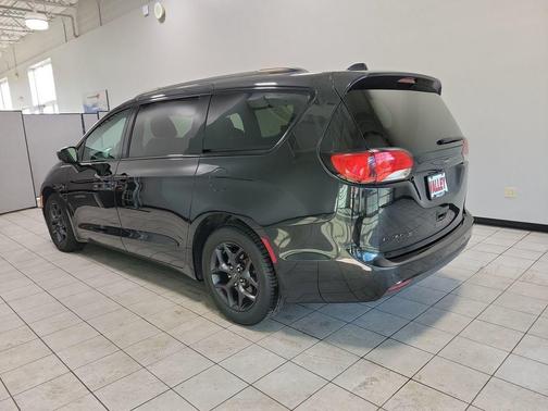2019 Chrysler Pacifica Touring-L