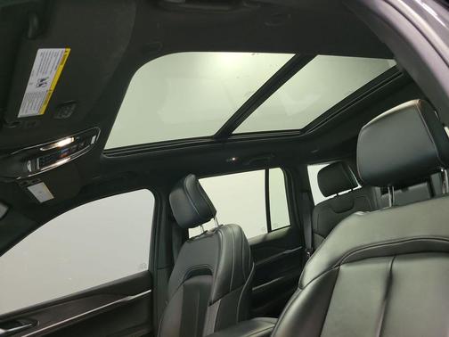 Metallic 2024 Jeep Grand Cherokee Limited