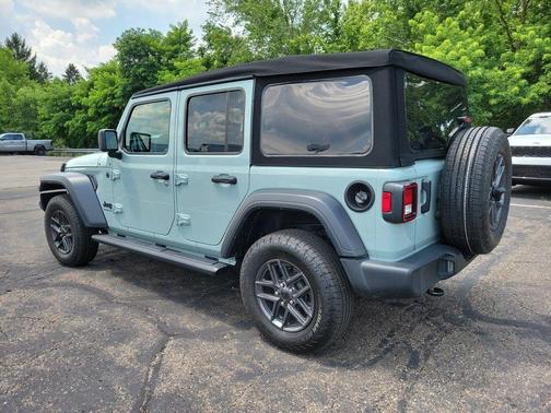 2024 Jeep Wrangler Sport