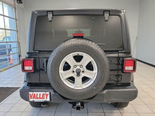 2022 Jeep Wrangler Sport