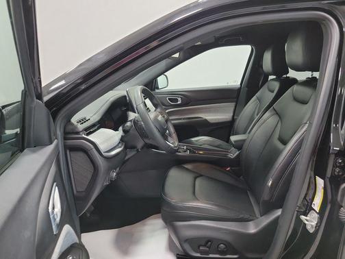 Diamond Black 2024 Jeep Compass Latitude Lux