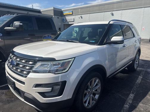 White Platinum Clearcoat Metallic 2017 Ford Explorer Limited