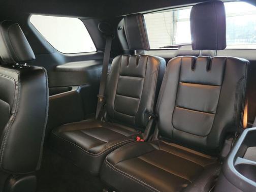 White Platinum Clearcoat Metallic 2017 Ford Explorer Limited