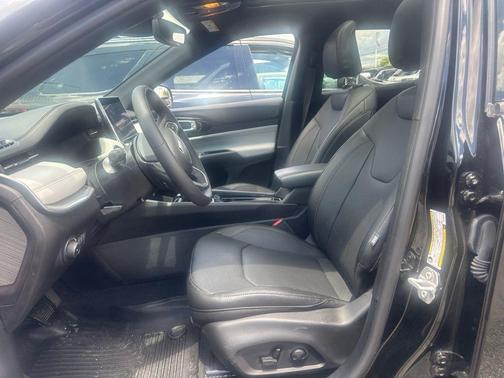 Diamond Black 2024 Jeep Compass Limited