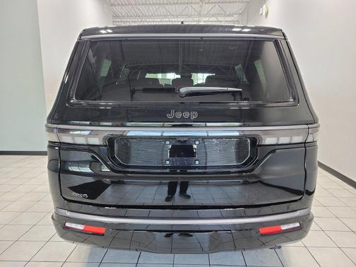 Gloss Black 2026 Jeep Grand Wagoneer Limited