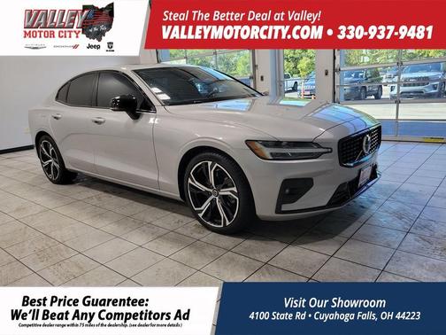 2024 Volvo S60 B5 Core Dark Theme
