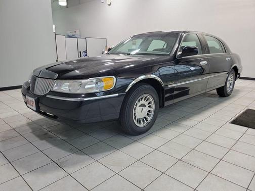 2000 Lincoln Town Car Cartier