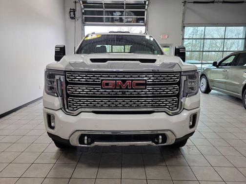 White Frost Tri-Coat 2023 GMC Sierra 2500 Denali