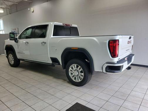White Frost Tri-Coat 2023 GMC Sierra 2500 Denali