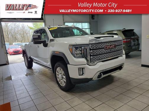 White Frost Tri-Coat 2023 GMC Sierra 2500 Denali