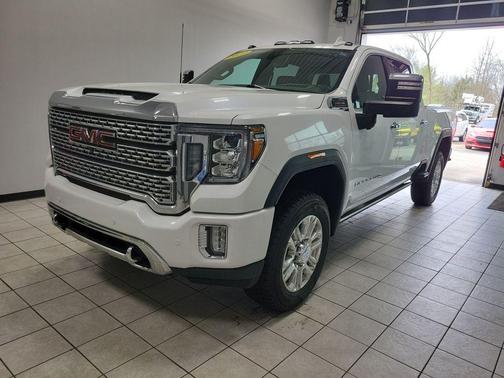 White Frost Tri-Coat 2023 GMC Sierra 2500 Denali