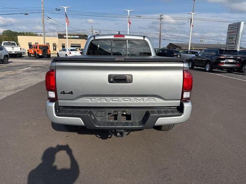 2022 Toyota Tacoma SR