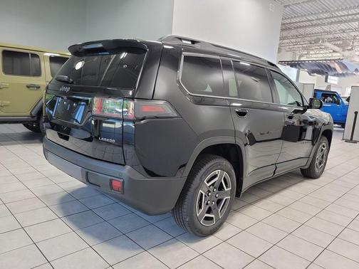 Diamond Black 2026 Jeep Cherokee LAREDO/LIMITED