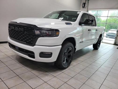 Bright White Clearcoat 2026 RAM 1500 Big Horn/Lone Star