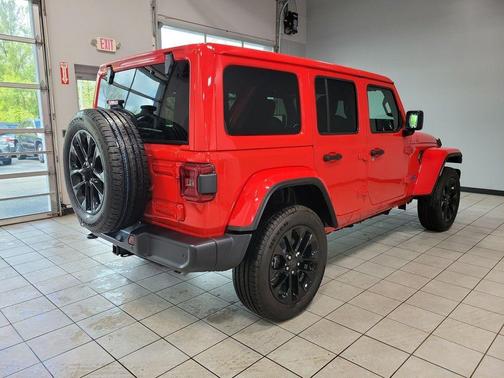 2025 Jeep Wrangler 4xe Sahara