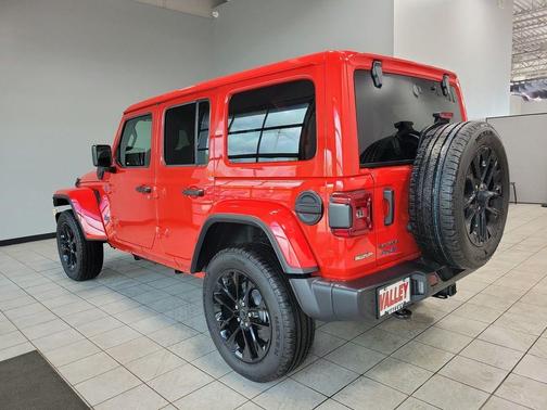 2025 Jeep Wrangler 4xe Sahara