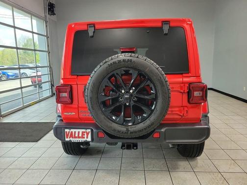 2025 Jeep Wrangler 4xe Sahara