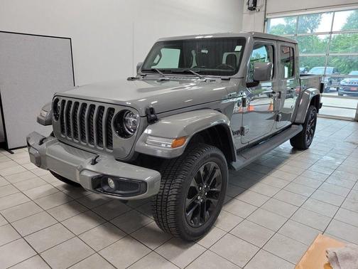 2022 Jeep Gladiator Overland