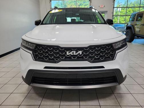 Glacial White Pearl 2023 Kia Sorento X-Line S