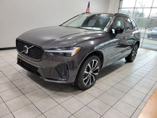 2025 Volvo XC60 B5 Plus