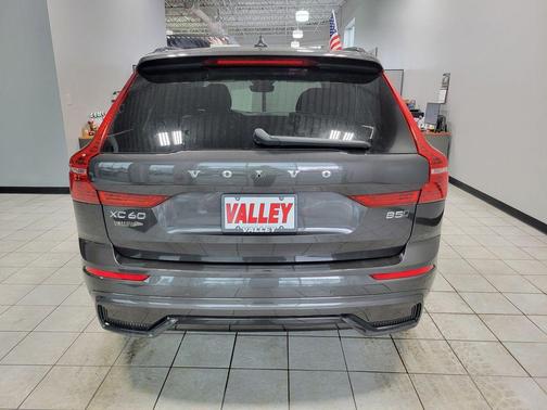 2025 Volvo XC60 B5 Plus