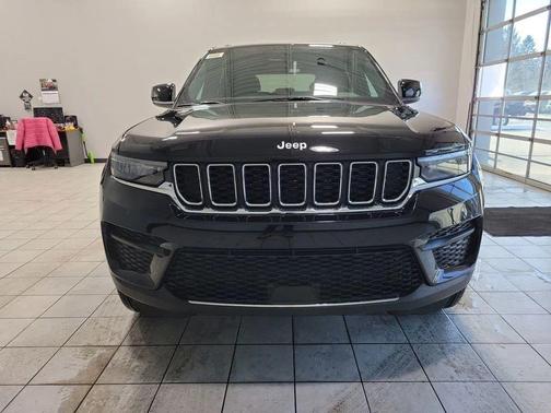 Diamond Black 2026 Jeep Grand Cherokee Laredo X