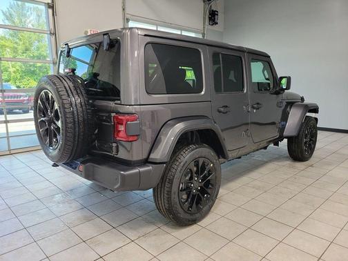 2025 Jeep Wrangler 4xe Sahara