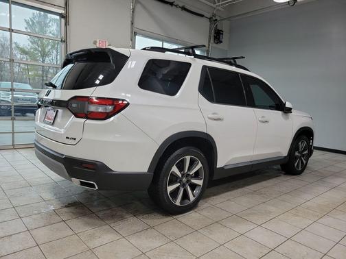 2023 Honda Pilot Elite