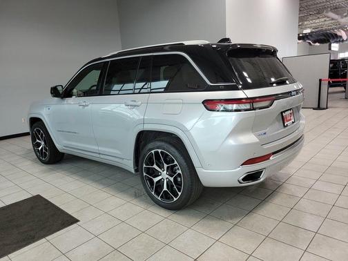 2024 Jeep Grand Cherokee 4xe Summit
