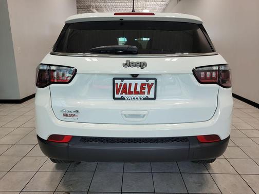 Bright White Clearcoat 2023 Jeep Compass Sport
