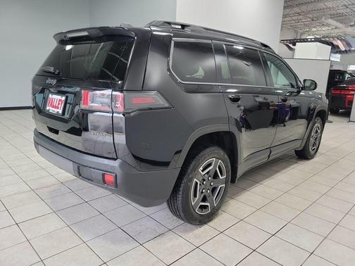 Diamond Black 2026 Jeep Cherokee LAREDO/LIMITED