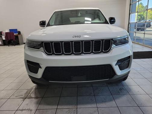 2024 Jeep Grand Cherokee Laredo X