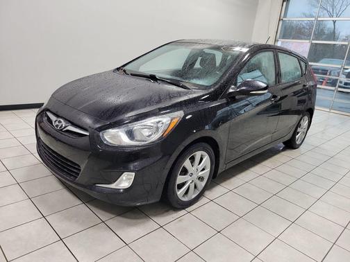 2013 Hyundai Accent SE