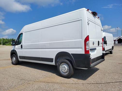 Bright White Clearcoat 2026 RAM ProMaster 2500 High Roof