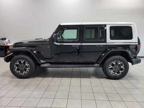 Black Clearcoat 2026 Jeep Wrangler Sahara