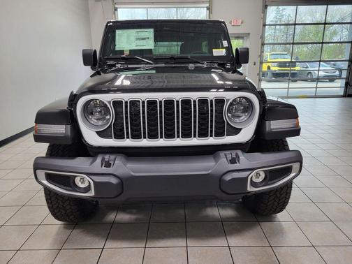 Black Clearcoat 2026 Jeep Wrangler Sahara