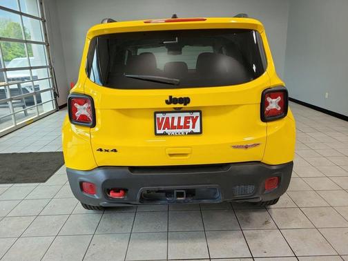 2023 Jeep Renegade Trailhawk