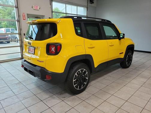2023 Jeep Renegade Trailhawk