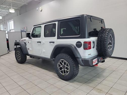 Bright White Clearcoat 2026 Jeep Wrangler Rubicon