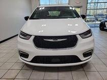 Bright White Clearcoat 2026 Chrysler Pacifica Select