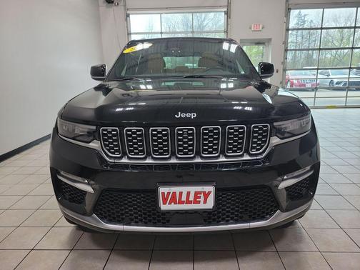 2022 Jeep Grand Cherokee Summit