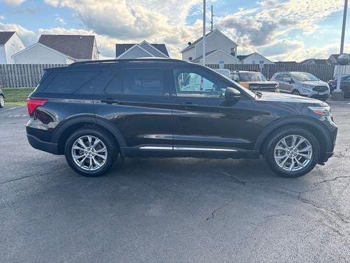 Black Metallic 2020 Ford Explorer XLT