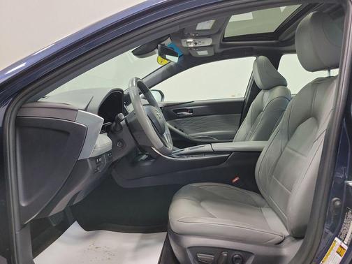 Parisian Night Pearl 2019 Toyota Avalon Limited