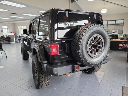 2025 Jeep Wrangler Rubicon 392