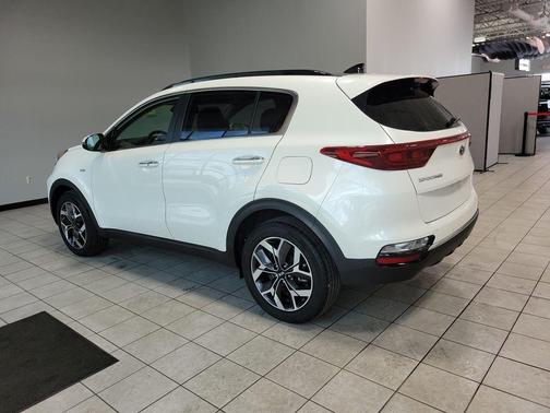 2022 Kia Sportage EX