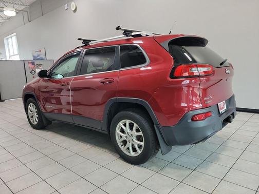 Deep Cherry Red Crystal Pearlcoat 2015 Jeep Cherokee Latitude